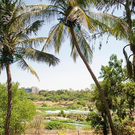 Urban Nomads Pune Riverside Colive Cowork Ostello Esterno foto