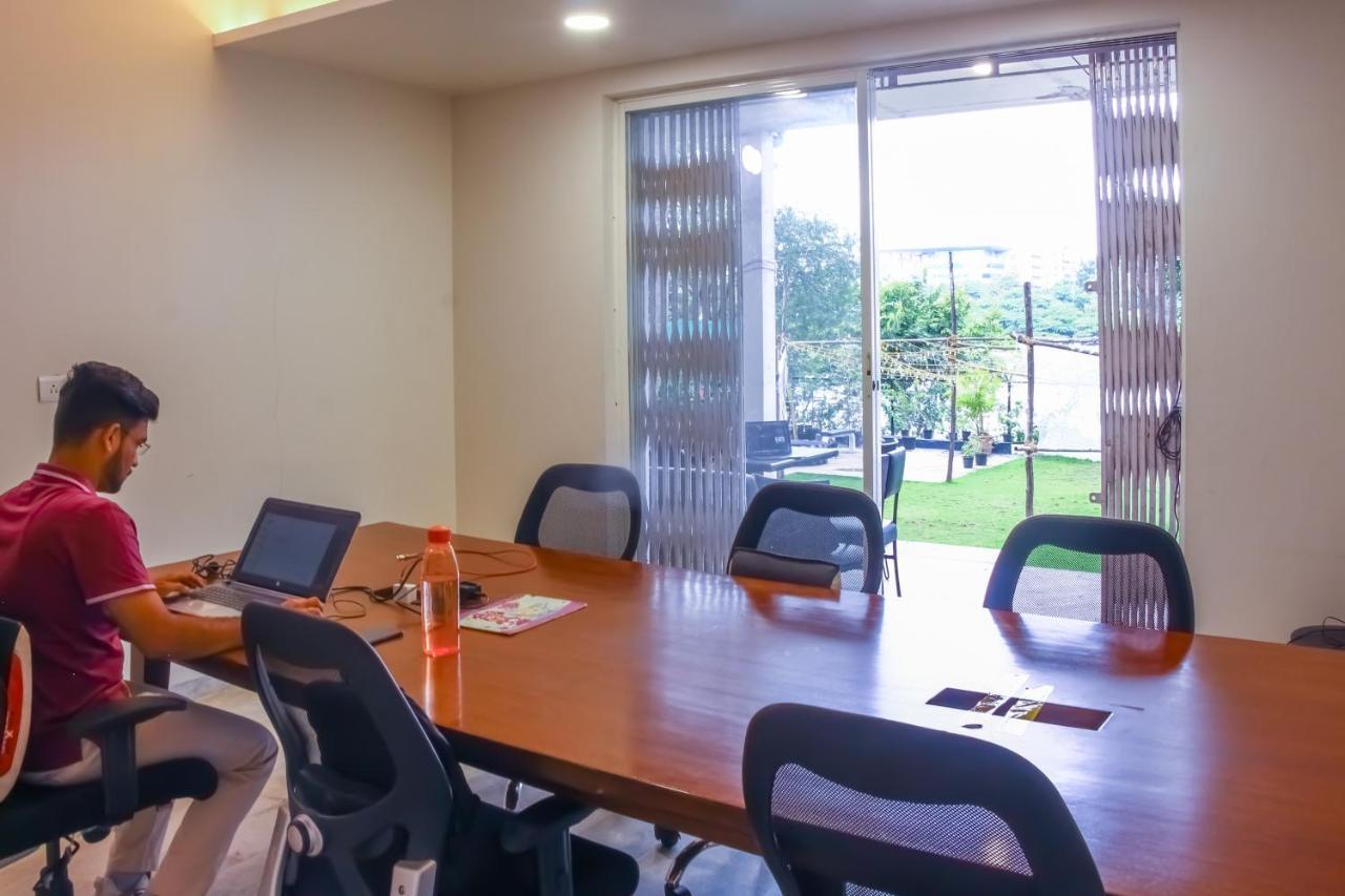 Urban Nomads Pune Riverside Colive Cowork Ostello Esterno foto