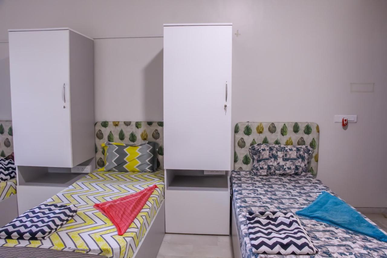 Urban Nomads Pune Riverside Colive Cowork Ostello Esterno foto